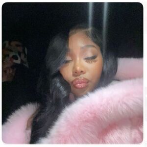 Meet your Posher, Nae